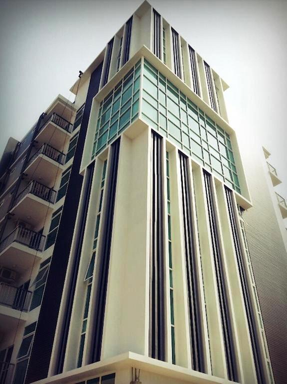 Wealth 30Th Otel Bangkok Dış mekan fotoğraf